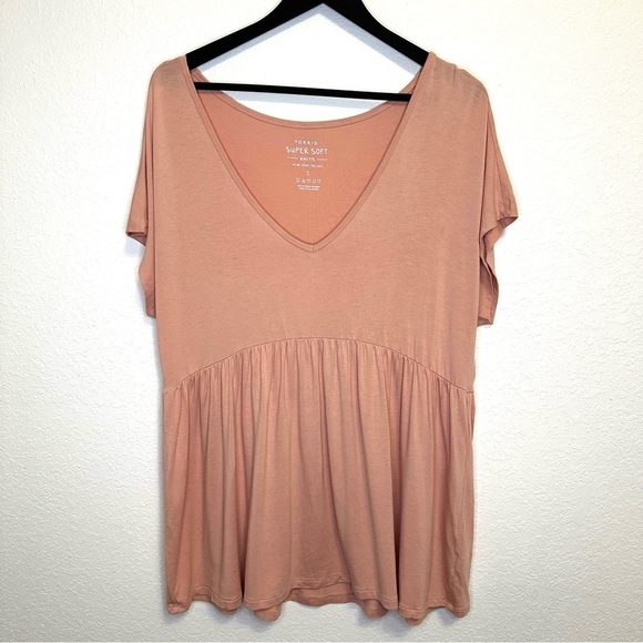 Torrid Women’s Plus Size Super Soft Knit Shirt Tunic Size 1 Peach V Neck - Picture 1 of 8